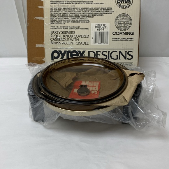Vintage PYREX Designs Casserole Dish 2 Quart 6241-F With Cradle Party Server new - Picture 12 of 12